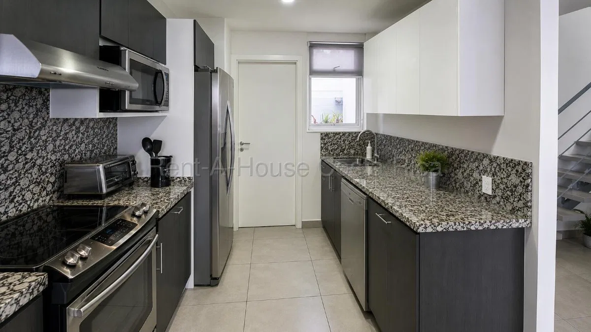 Venta de Elegante Townhouse con Amplios Espacios en Montes de Oca #27-176 GS - Venta en Montes de Oca, photo 5