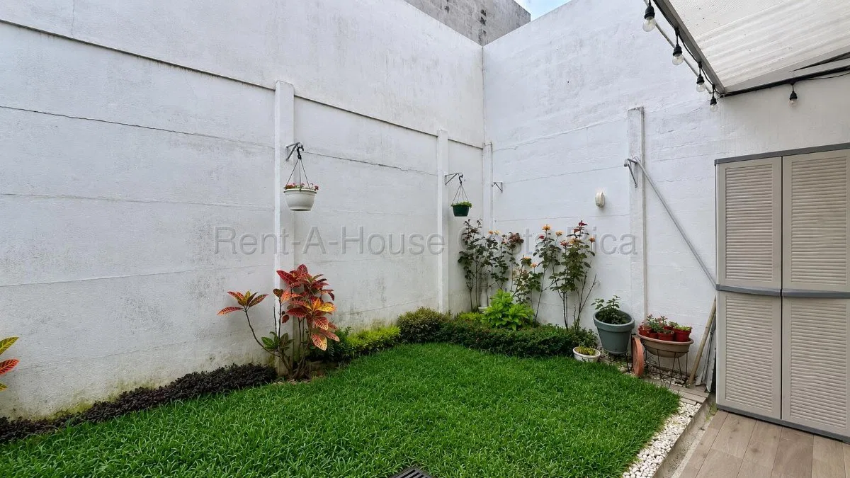 Venta de Elegante Townhouse con Amplios Espacios en Montes de Oca #27-176 GS - Venta en Montes de Oca, photo 6