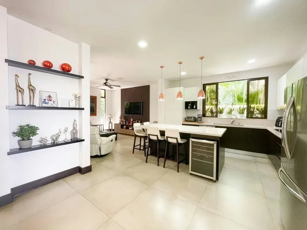 House for sale in a gated community in Pozos Sur, Santa Ana, photo 14