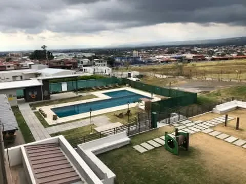Santa Verde con linea blanca y aire acondiconado a estrenar, de 1 habitación con vista interna.