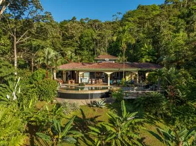 Finca con vista al mar y casita