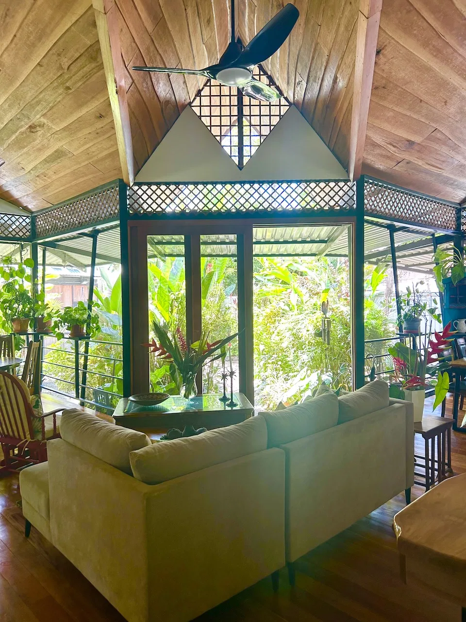 CASA BALI – 3 BEDROOM HOME WALKING DISTANCE TO THE BEACH, photo 17
