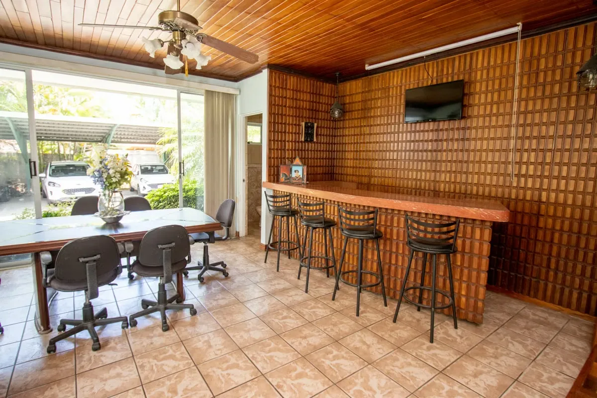We present a commercial building with a prime location in Rohrmoser, San José, an area of great economic dynamism and ..., photo 9