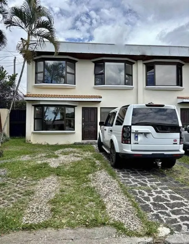PRIME LOCATION: Boutique Gated Community in Trejos Montealegre, Escazú · San José (1 minute from Highway 27, 5 minutes from La Sabana, and walking distance to Avenida ..., photo 2