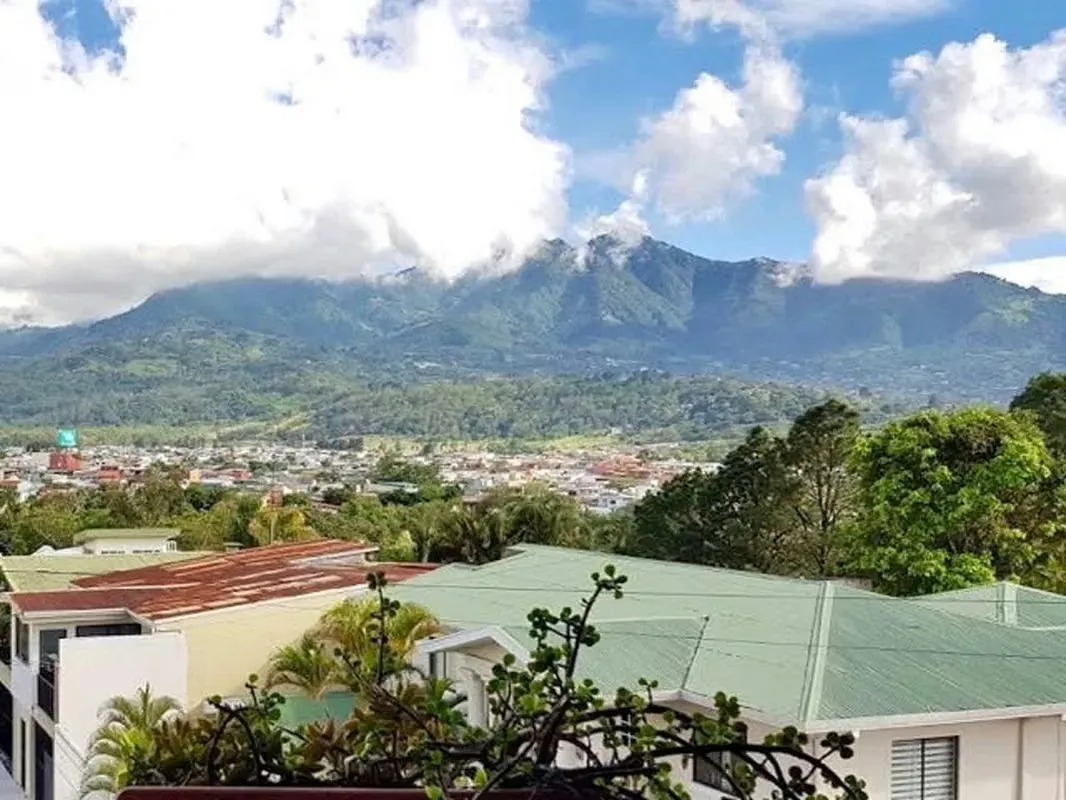 In Sabana Sur, Mata Redonda district, we have this luxurious and spacious 1-floor apartment with modern architecture and incredible mountain views. You will not find anything like it in ..., photo 8