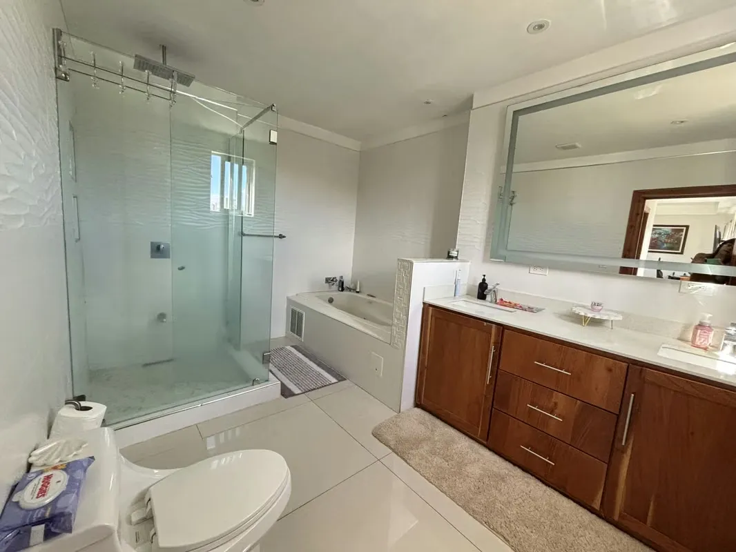 Vendo hermosa casa ubicada en Bello Horizonte de Escazú. La casa es independiente y con una construcción única, pero se encuentra ubicada en un residencial tipo condominio con ..., photo 5
