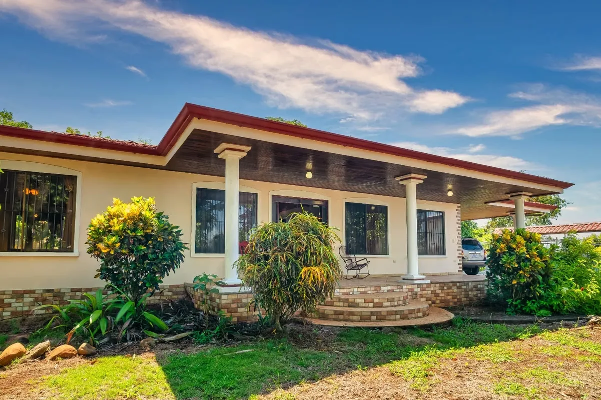 Residential Home for Sale in Barramar, Puntarenas – $276,000