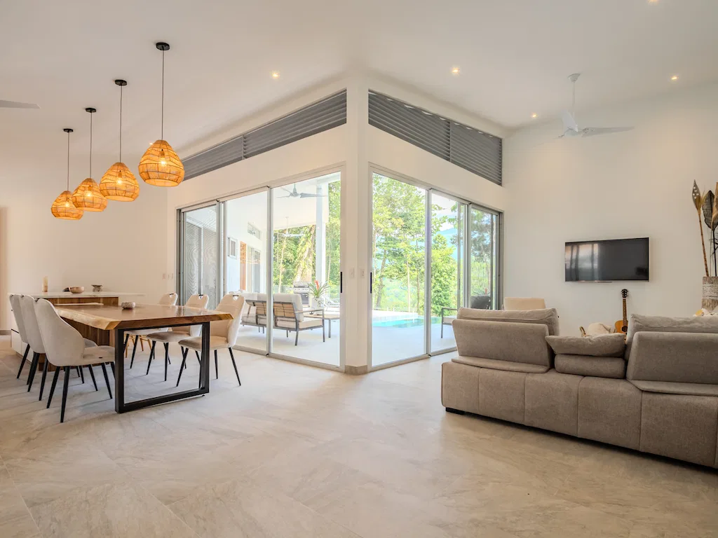 MOUNTAIN AND JUNGLE VIEW 4 BEDROOM HOUSE FOR SALE IN UVITA, photo 14