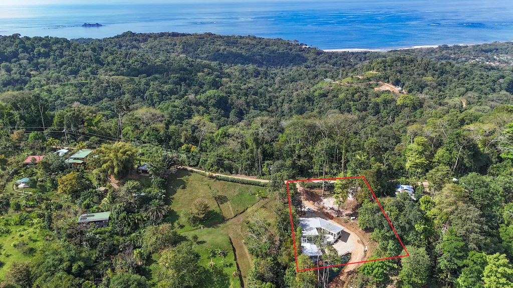 MOUNTAIN AND JUNGLE VIEW 4 BEDROOM HOUSE FOR SALE IN UVITA, photo 3