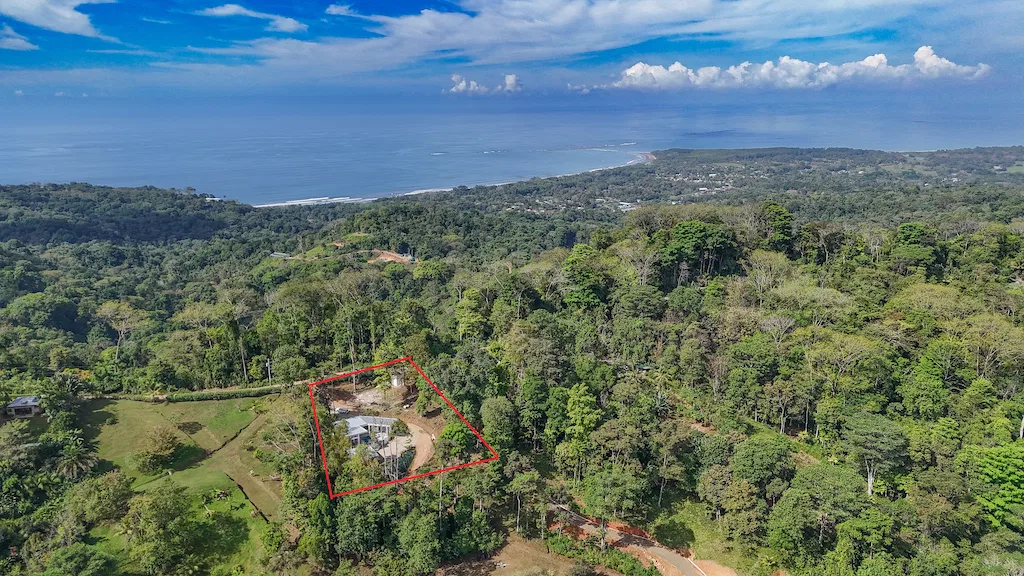 MOUNTAIN AND JUNGLE VIEW 4 BEDROOM HOUSE FOR SALE IN UVITA, photo 4