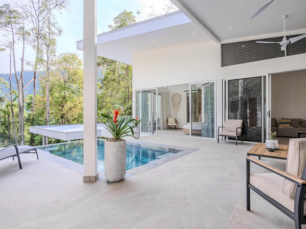 MOUNTAIN AND JUNGLE VIEW 4 BEDROOM HOUSE FOR SALE IN UVITA, photo 9