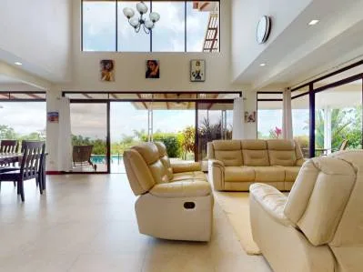 Casa de 3 dormitorios con vista al mar en venta, photo 7