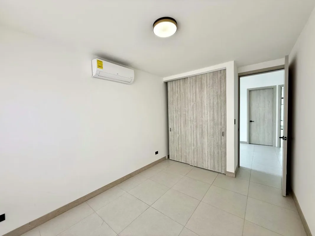 New House for Sale in Lindora Village, photo 6