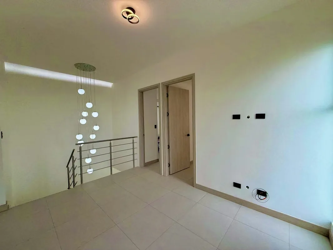 New House for Sale in Lindora Village, photo 9