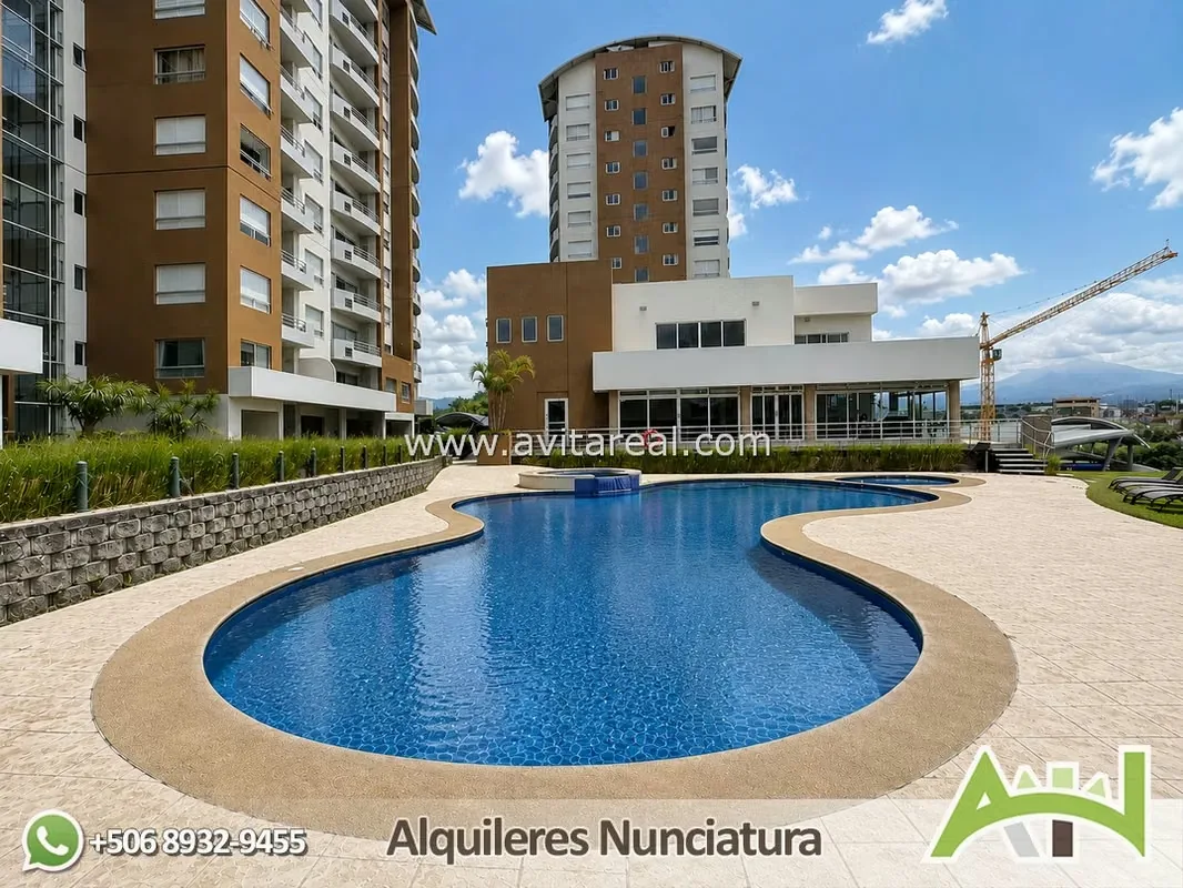 Spacious and comfortable apartment with a spectacular view, strategically located on La Sabana near supermarkets, banks, and bus ...