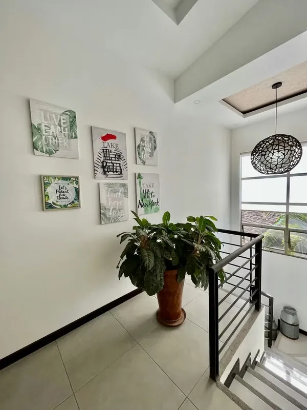 Elegant Fully Furnished 4-Bedroom Corner Home in Exclusive Gated Community – Pozos de Santa Ana, photo 2