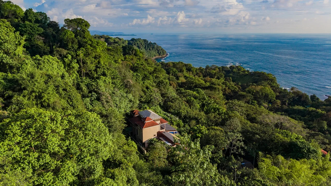 LUXURY PROPERTY WITH FOUR BEDROOM AND OCEAN FRONT VIEWS, IN SAN MARTIN – 1.52 ACRES, photo 3