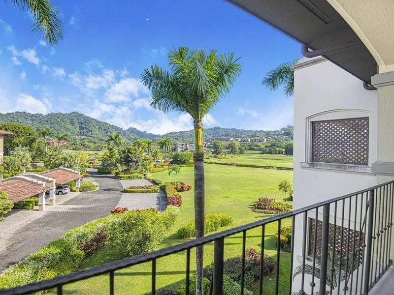 3 Bed Condo For Sale in Herradura, photo 4