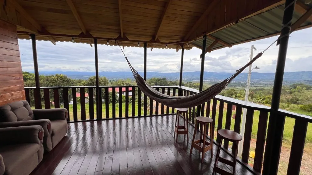 Cabin for Sale in Miravalles Perez Zeledon: Panoramic Views and Prime Airbnb Potential, photo 3