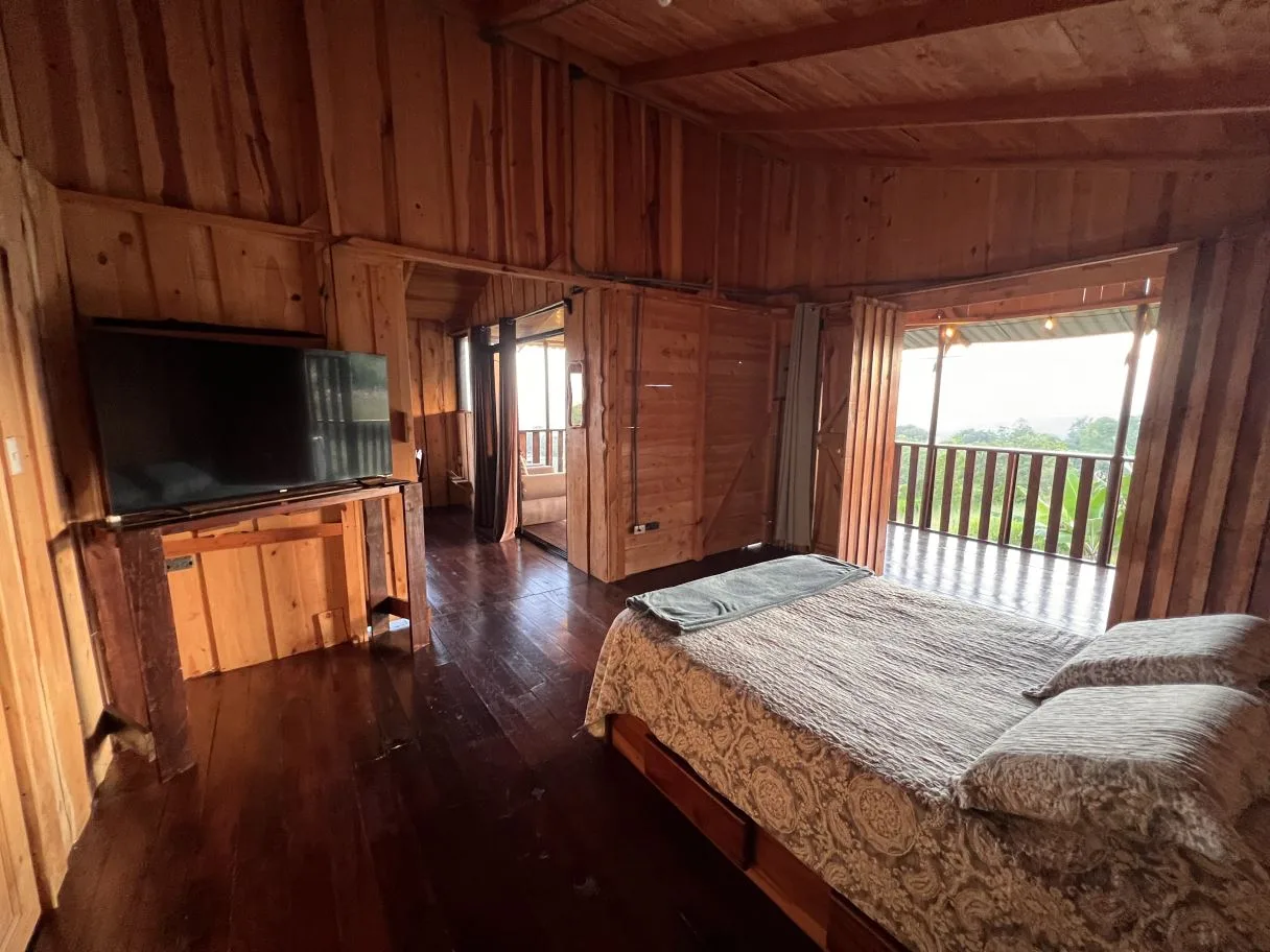 Cabin for Sale in Miravalles Perez Zeledon: Panoramic Views and Prime Airbnb Potential, photo 6