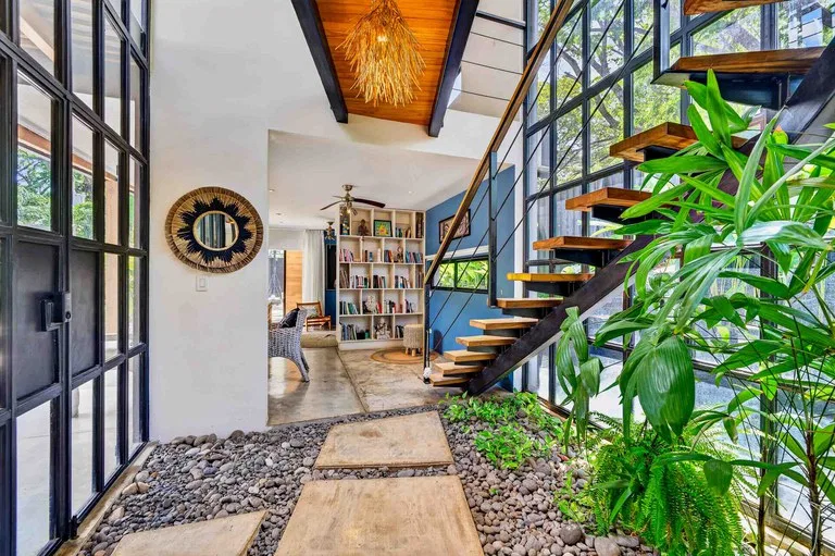Casa Chavela: Luxury 4-Bedroom Home with Guest Cabin & Pool in Tamarindo