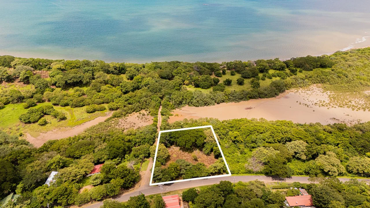 Beachfront Lot in El Jobo – 2,150 m² of Prime Oceanfront Land