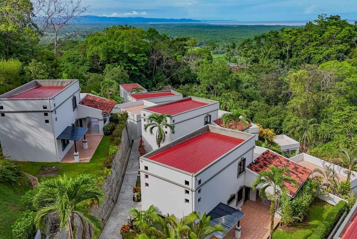 PROPERTY WITH SIX VILLAS IN TRES RIOS, WITH MOUNTAIN VIEWS – 0.24 ACRES, photo 10