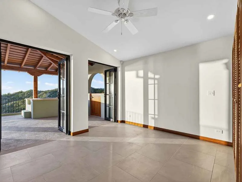 2 Bed Condo For Sale in Playa Danta, photo 9