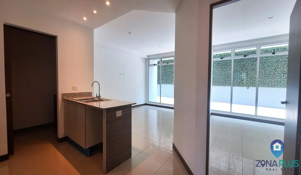 Building for Sale in Zapote, photo 9