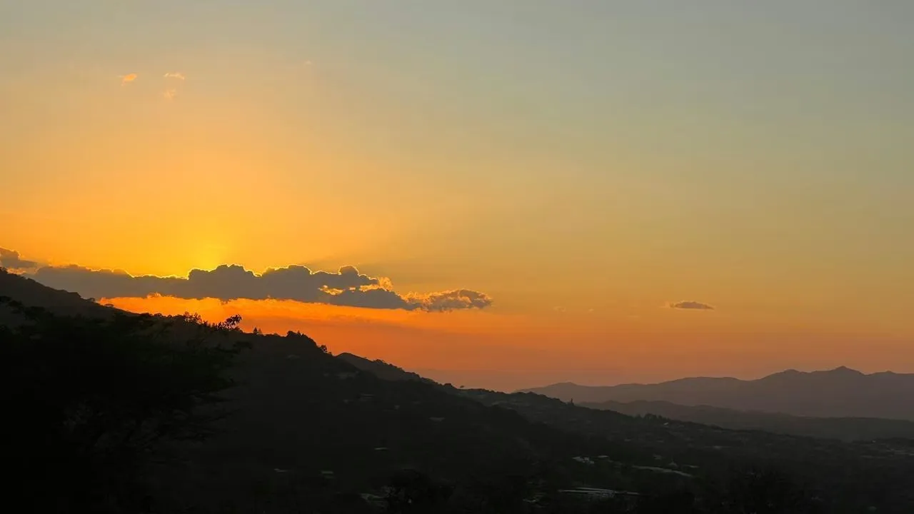 ¿Te imaginas desarrollar un proyecto exclusivo rodeado de naturaleza, privacidad y una de las vistas más impresionantes del Valle Central?