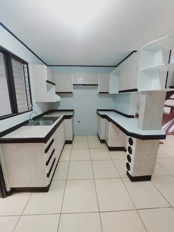 Le presentamos este acogedor apartamento de dos niveles ubicado en San Juan de Tibás, cerca del ICE, con fácil ..., photo 4