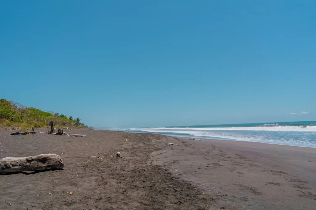 Luxury beachfront estate located in the highly desirable community of Playa Hermosa, Jacó, offering a rare combination of modern architecture, privacy, and exceptional investment ..., photo 2