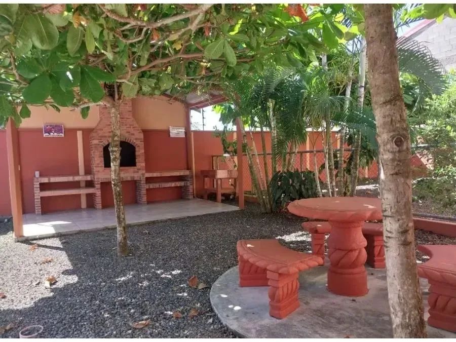 Spectacular house within a private condominium, 3 bedrooms, 2 bathrooms, very good location, just 5 minutes from the beach and the main shops in downtown Jacó. The condominium has ..., photo 2