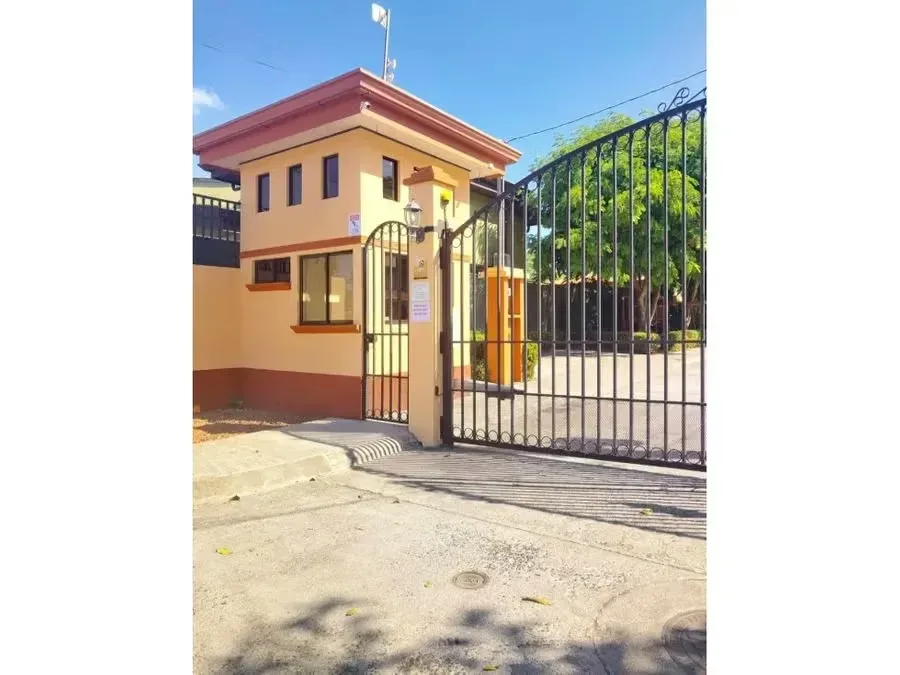 Spectacular house within a private condominium, 3 bedrooms, 2 bathrooms, very good location, just 5 minutes from the beach and the main shops in downtown Jacó. The condominium has ..., photo 4