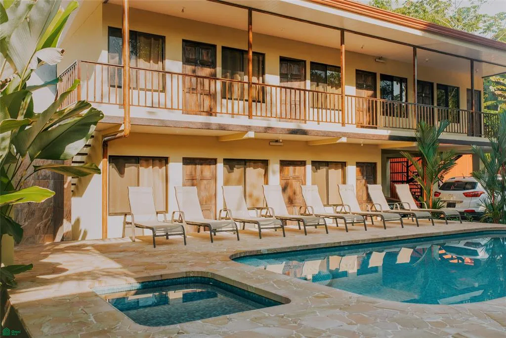 Se vende complejo turístico rentable en Uvita: hotel, cabañas y piscina., photo 2