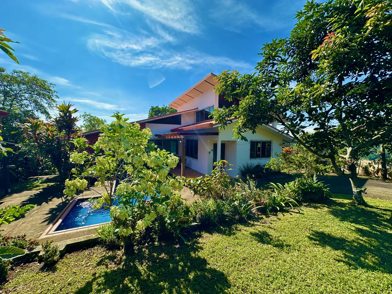 Charming Home with Spacious Garden in Morazán, Atenas