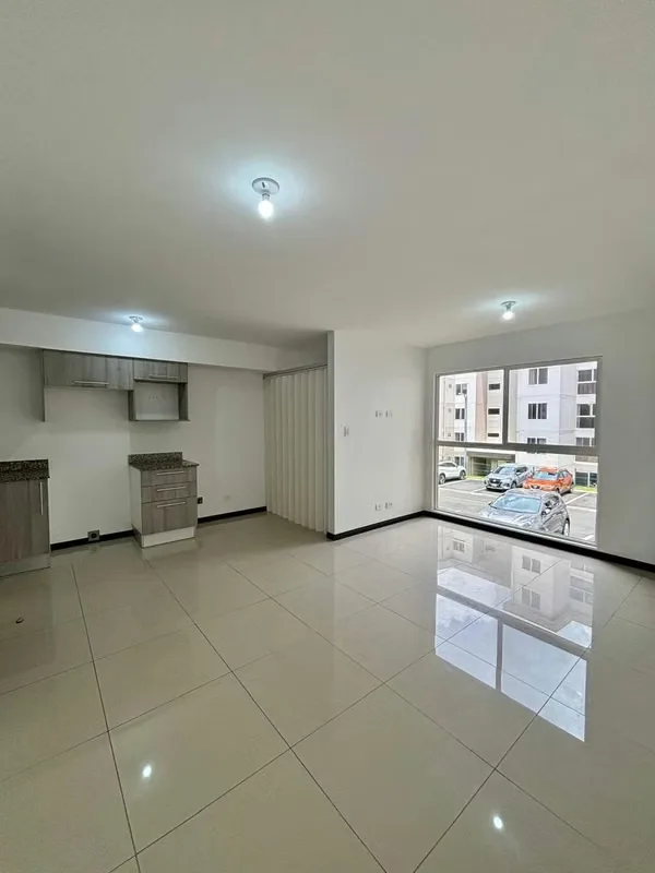 Apartamento en alquiler de 72 m² habitables, ideal para quienes buscan un espacio acogedor, iluminado y funcional en una excelente zona.