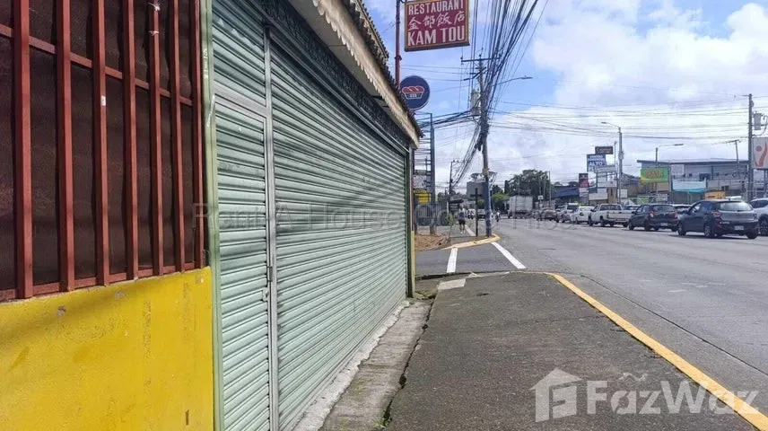 Retail space for Sale at Goicochea for $374,000