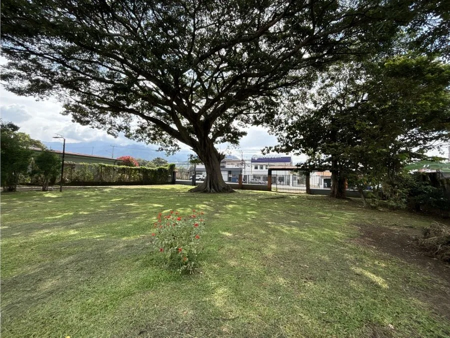 VENTA DE LOTE 3.894,78 m², SAN RAFAEL ARRIBA, DESAMPARADOS