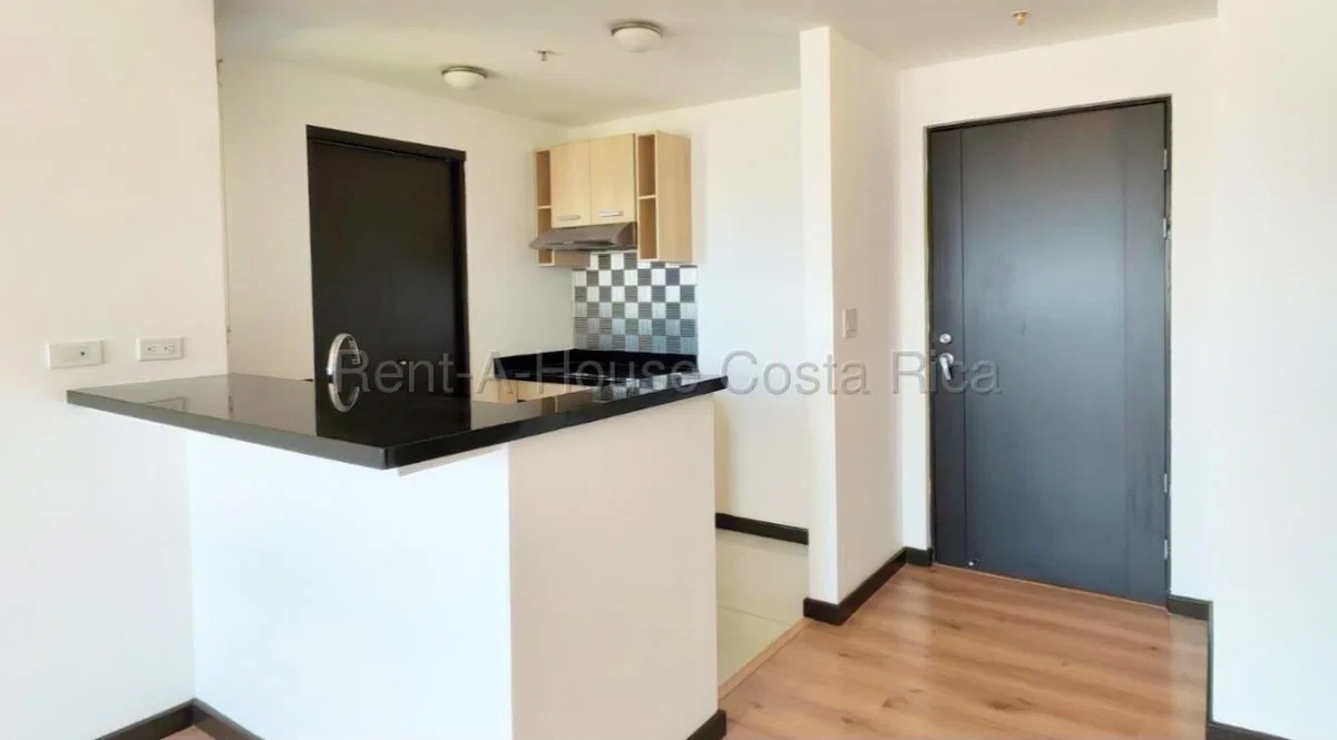 Venta apartamento moderno con balcón y 2 parqueos en torre exclusiva 26-1685 GS - Venta en San José
