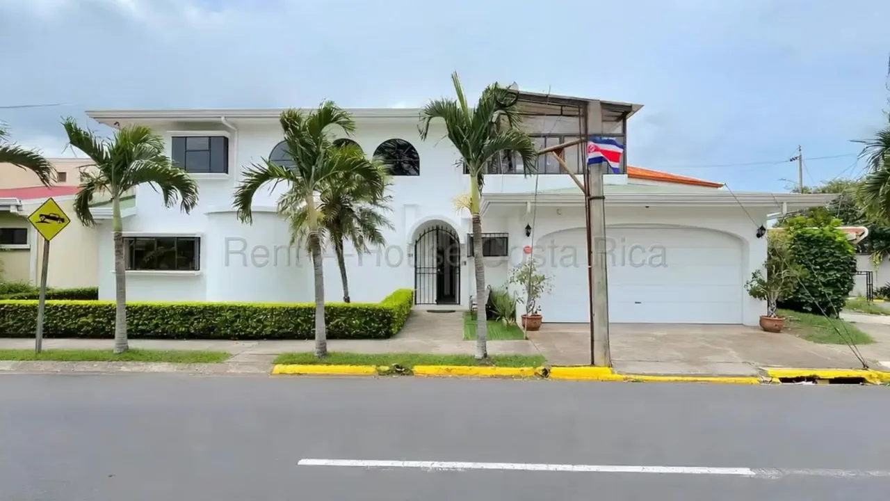 HOUSE FOR SALE IN RESIDENTIAL THE ARCHES CARIARI, HEREDIA NEAR FREE ZONES - 124; 3 ROOMS
