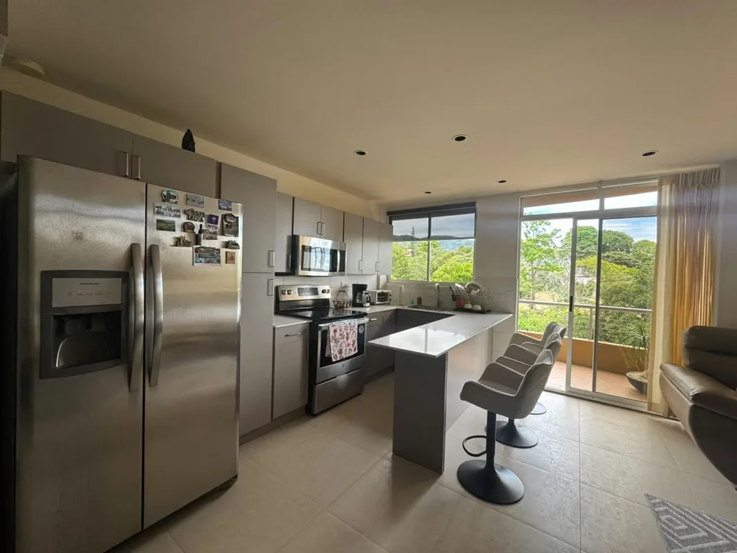 Live in an exclusive condo, surrounded by tranquility, security and a beautiful view.