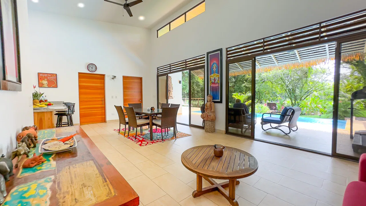 LUXURY 3 BEDROOM HOME WITH LUSH GARDEN , TREES AND PRIVACY – 0.98 ACRES, photo 15
