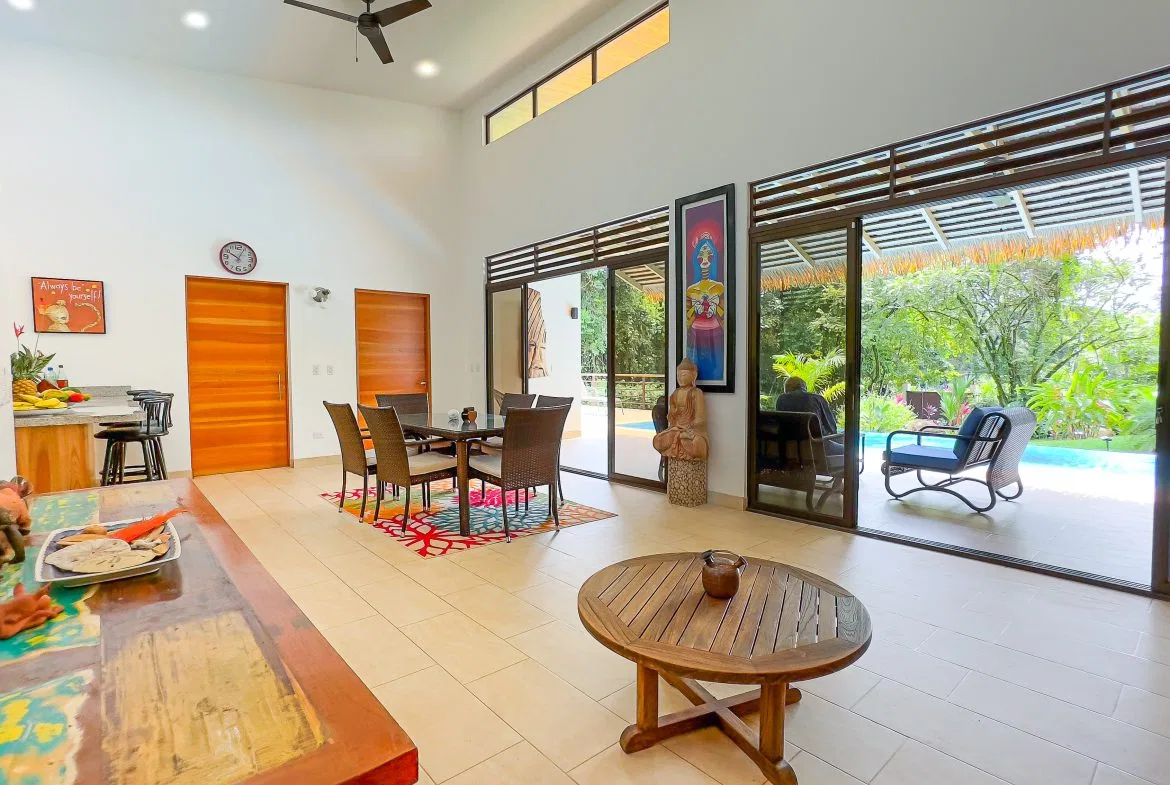 LUXURY 3 BEDROOM HOME WITH LUSH GARDEN , TREES AND PRIVACY – 0.98 ACRES, photo 16