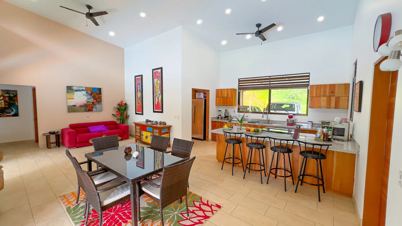 LUXURY 3 BEDROOM HOME WITH LUSH GARDEN , TREES AND PRIVACY – 0.98 ACRES, photo 17