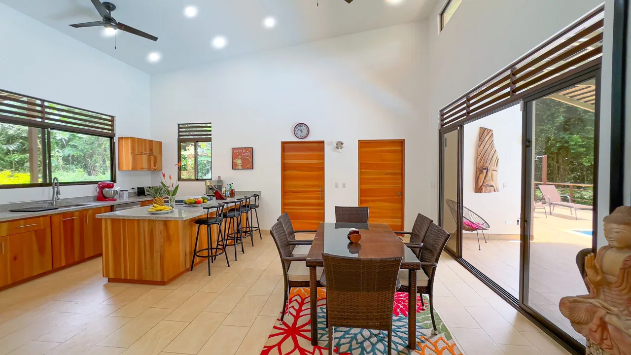 LUXURY 3 BEDROOM HOME WITH LUSH GARDEN , TREES AND PRIVACY – 0.98 ACRES, photo 19