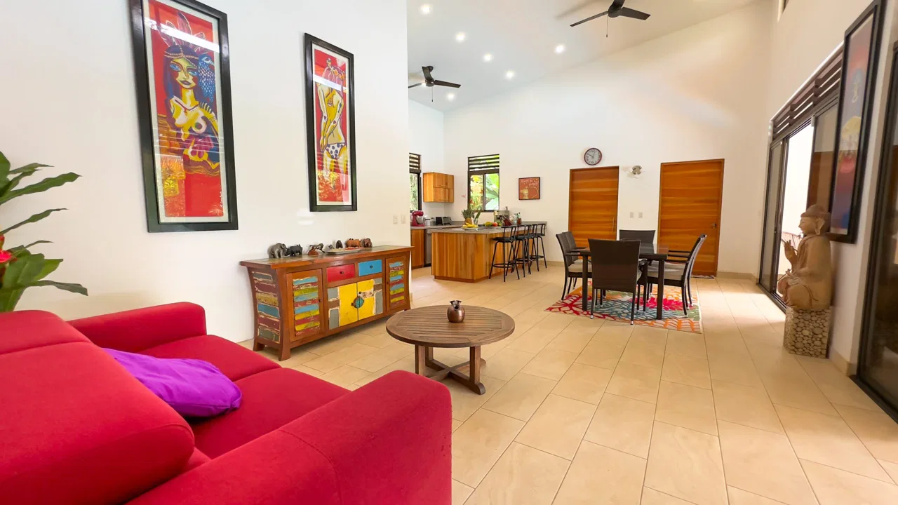 LUXURY 3 BEDROOM HOME WITH LUSH GARDEN , TREES AND PRIVACY – 0.98 ACRES, photo 23