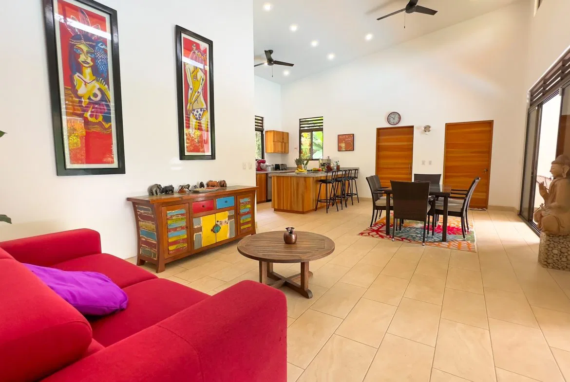 LUXURY 3 BEDROOM HOME WITH LUSH GARDEN , TREES AND PRIVACY – 0.98 ACRES, photo 24