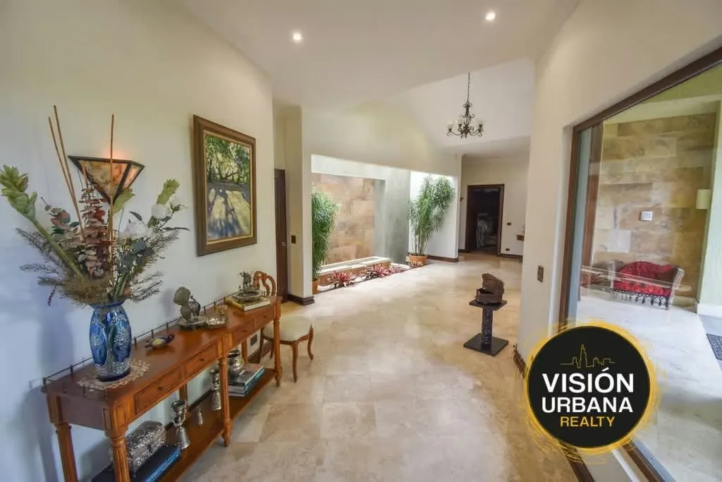 Single-Story House for Sale, Ciudad Colón, photo 4