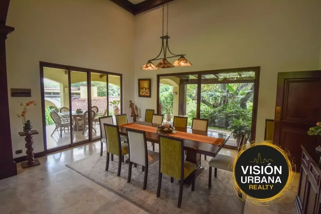 Single-Story House for Sale, Ciudad Colón, photo 9